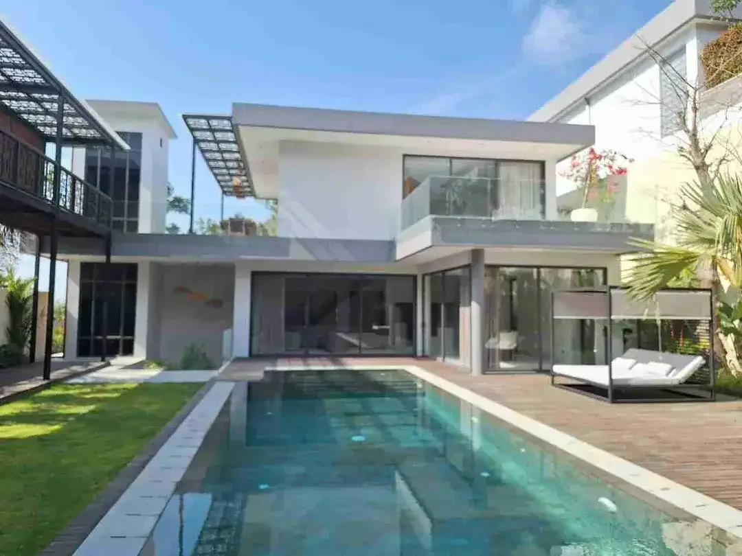 Luxury Villa Baru 3 Lantai Ocean View Jimbaran - Image 1 of 10