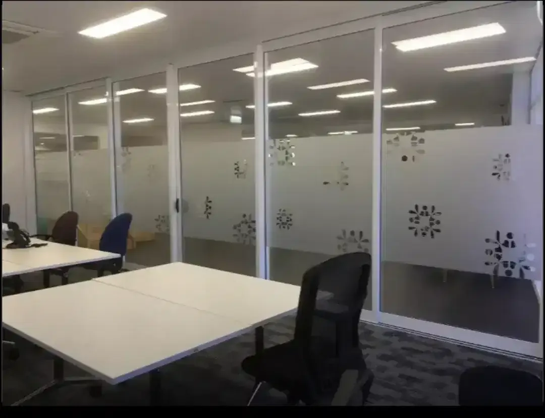 Terima pasang sanblas pola gambar untuk kantor dan kaca film - Image 1 of 1