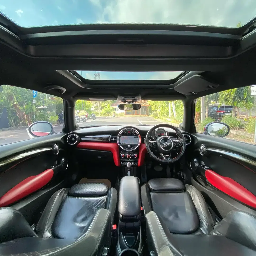 Mini Cooper S JCW 2.0 AT 3Doors - 2014 - Image 8 of 10