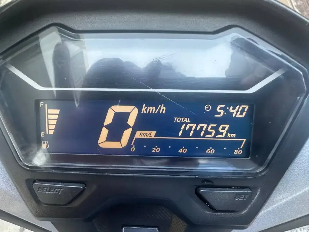 DIJUAL CEPAT Honda Vario 150CC Tahun 2021 - Silver - Image 6 of 7