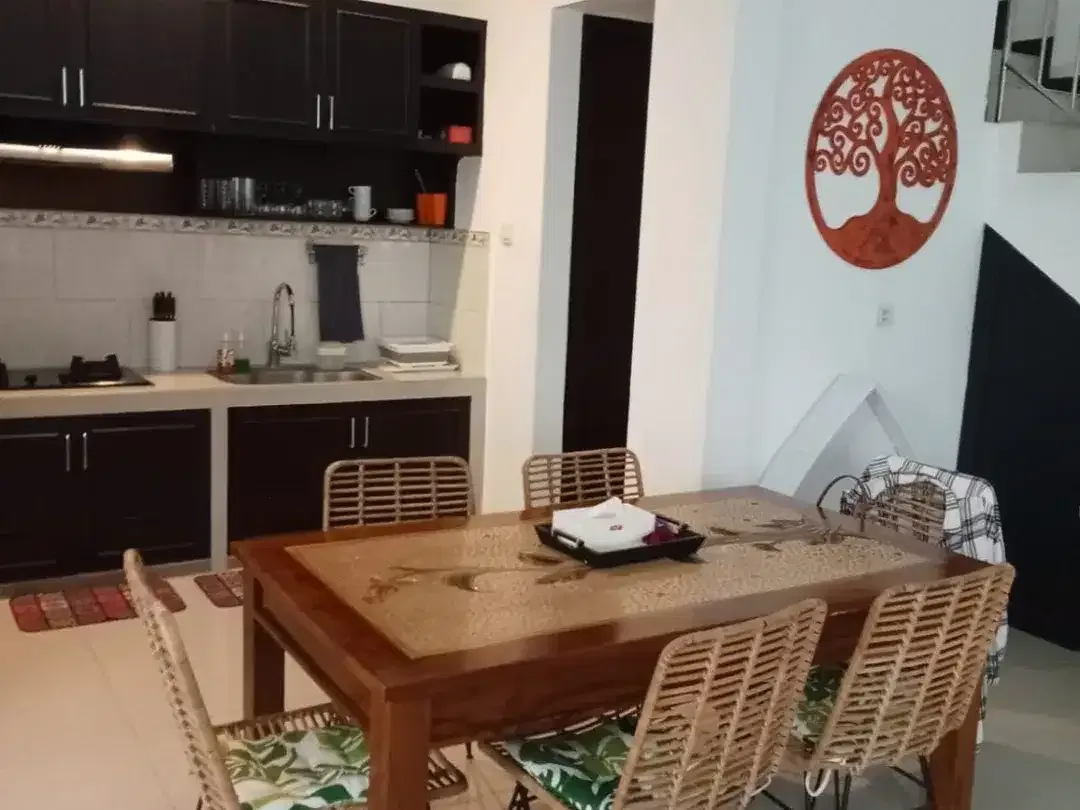 Cozy 3 Bedroom Villa – Berawa, Canggu - Image 4 of 10