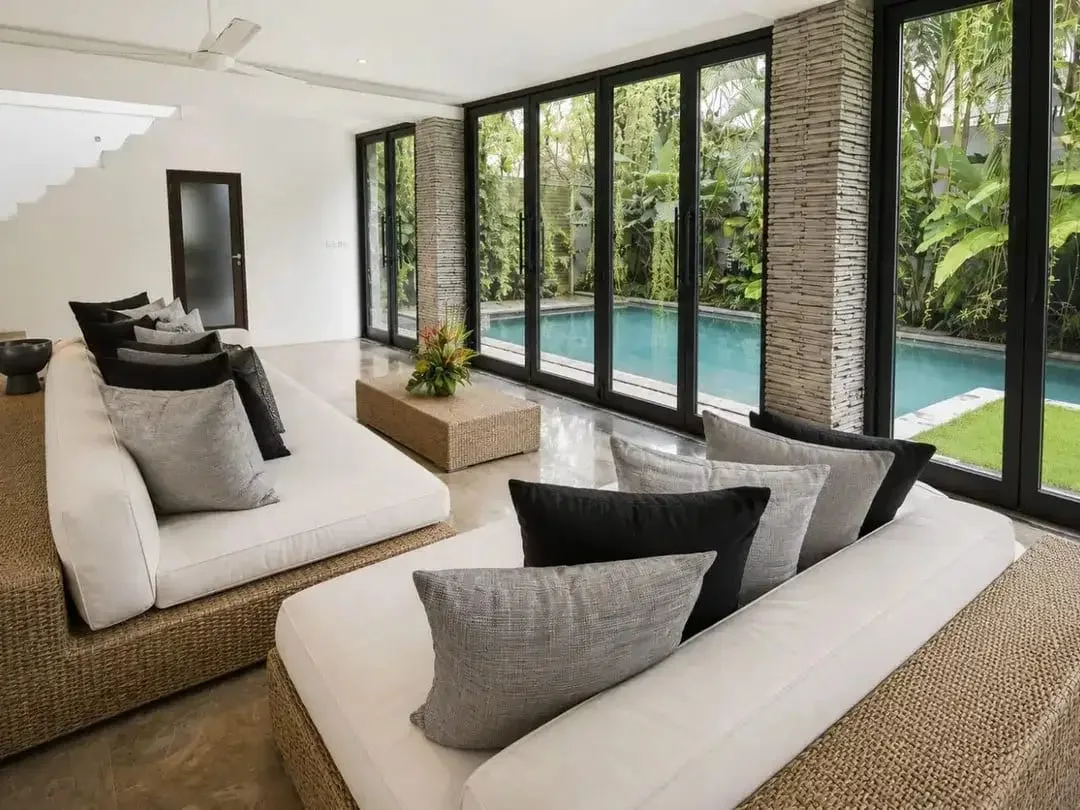 VILLA MEWAH DI PUSAT SEMINYAK FULL FURNISHED - Image 3 of 10