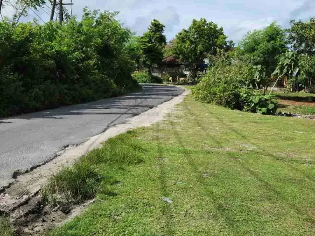 TANAH DEKAT PANTAI MELASTI BERADA DIJALAN UTAMA PURA MASUKA UNGASAN - Image 1 of 5