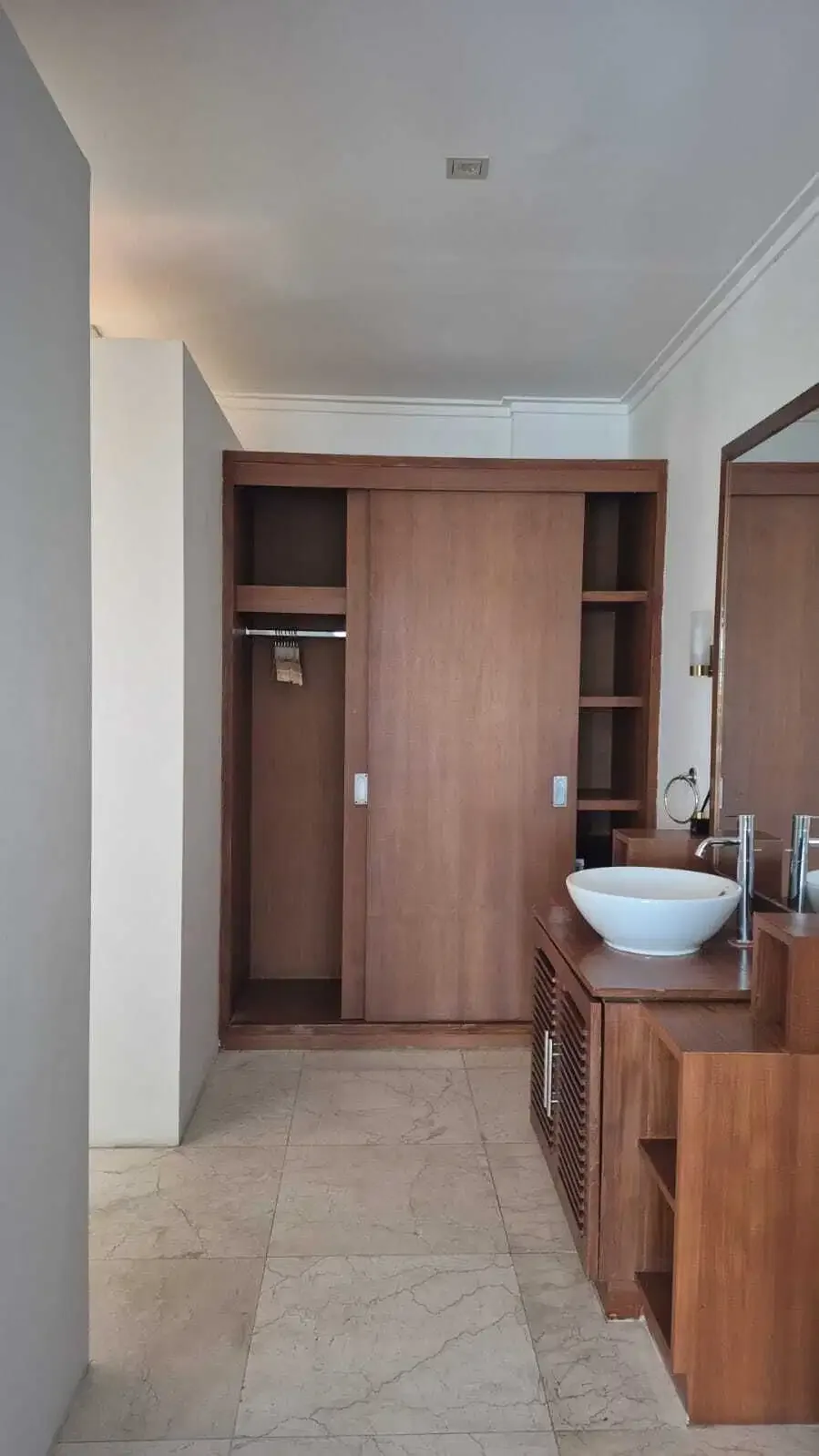 Luxury Villa for Rent at Labuan Sait with Ocean View - Image 5 of 7