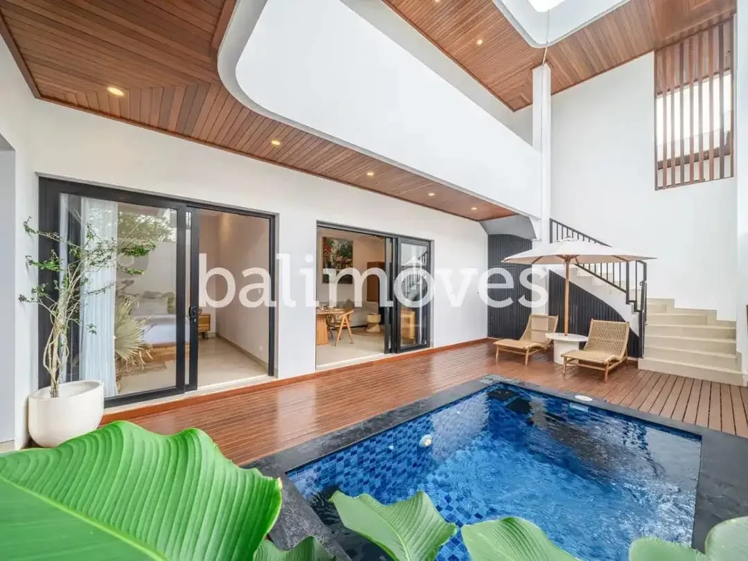 Villa Baru di Dalam Komples dengan Lima Kamar Tidur di Tepi Pantai Sanur - Image 1 of 10
