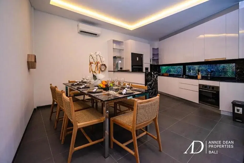 FREEHOLD | MODERN VILLA WITH ROOFTOP TERRACE IN PADONAN, CANGGU - Image 4 of 10