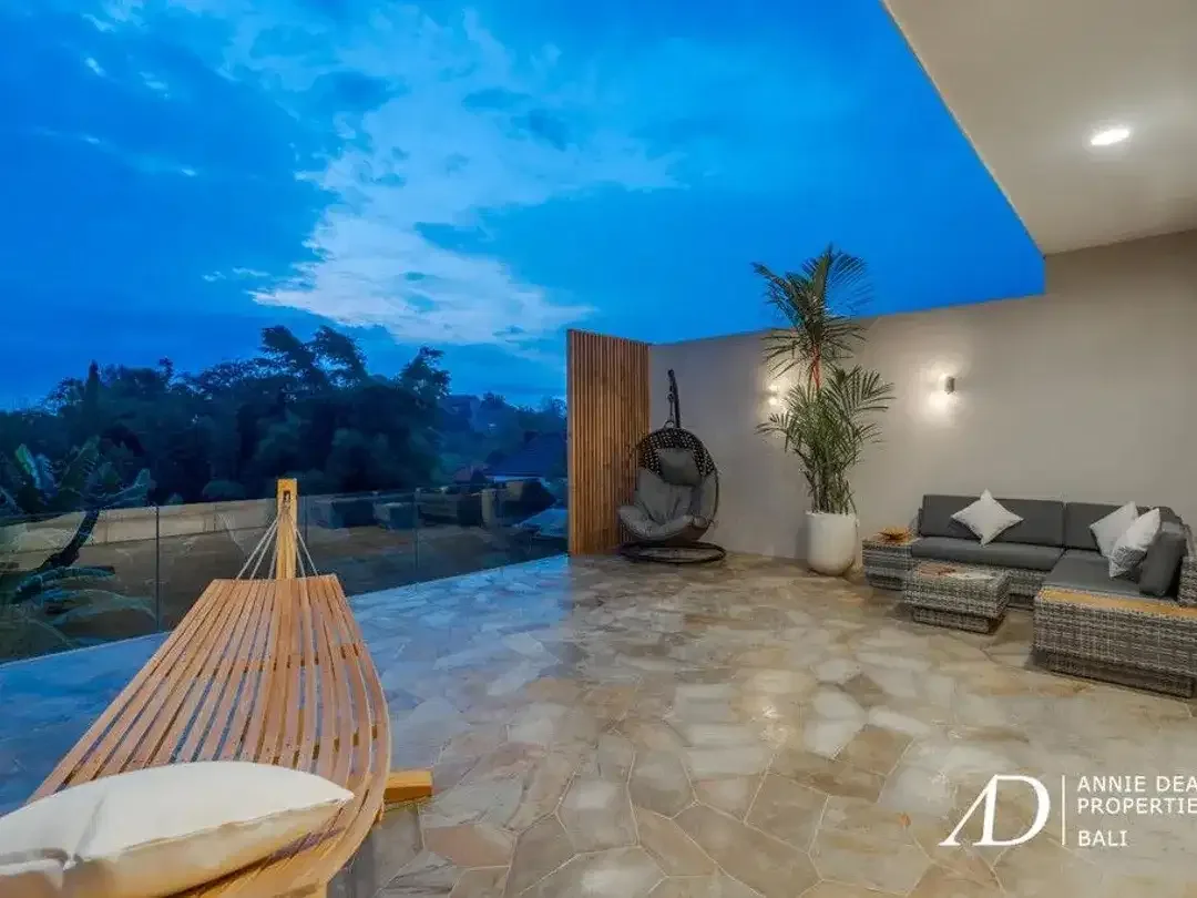 LEASEHOLD | MODERN MINIMALIST 3-BEDROOM VILLA IN PADONAN, CANGGU - Image 7 of 10