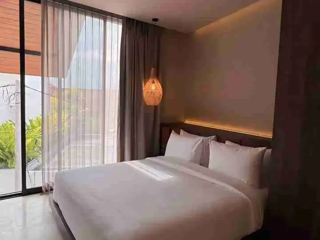 DISEWAKAN VILLA MEWAH FULL FURNISJ DEKAT PANTAI BRAWA LS - Image 3 of 10