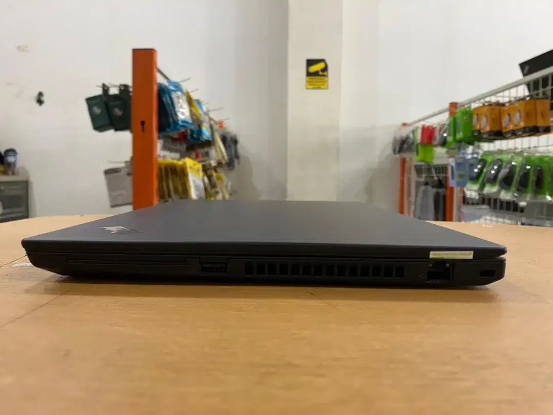 Lenovo ThinkPad T495 Amd Ryzen 7 Pro SSD 256GB Ram 16GB VGA 2GB Touchs - Image 6 of 10