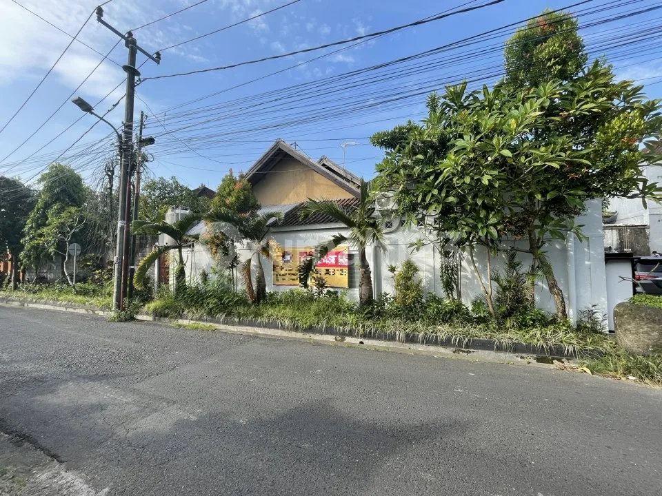 House Rental Near Baked Padonan, Canggu - Image 1 of 4