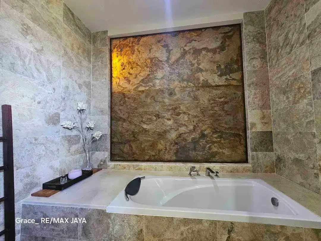 Luxury Hilltop 4-Bedroom Villa at Jimbaran with Panoramic Ocean & Mountain Views - Image 9 of 10