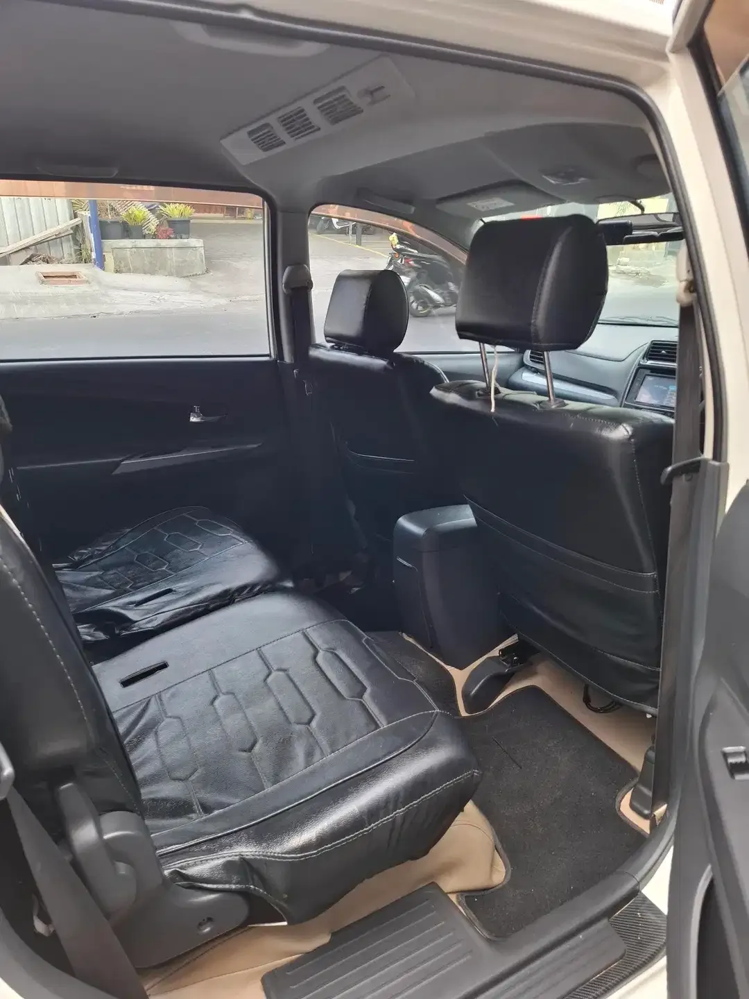 Toyota Avanza Veloz 1.5 manual - Image 5 of 5