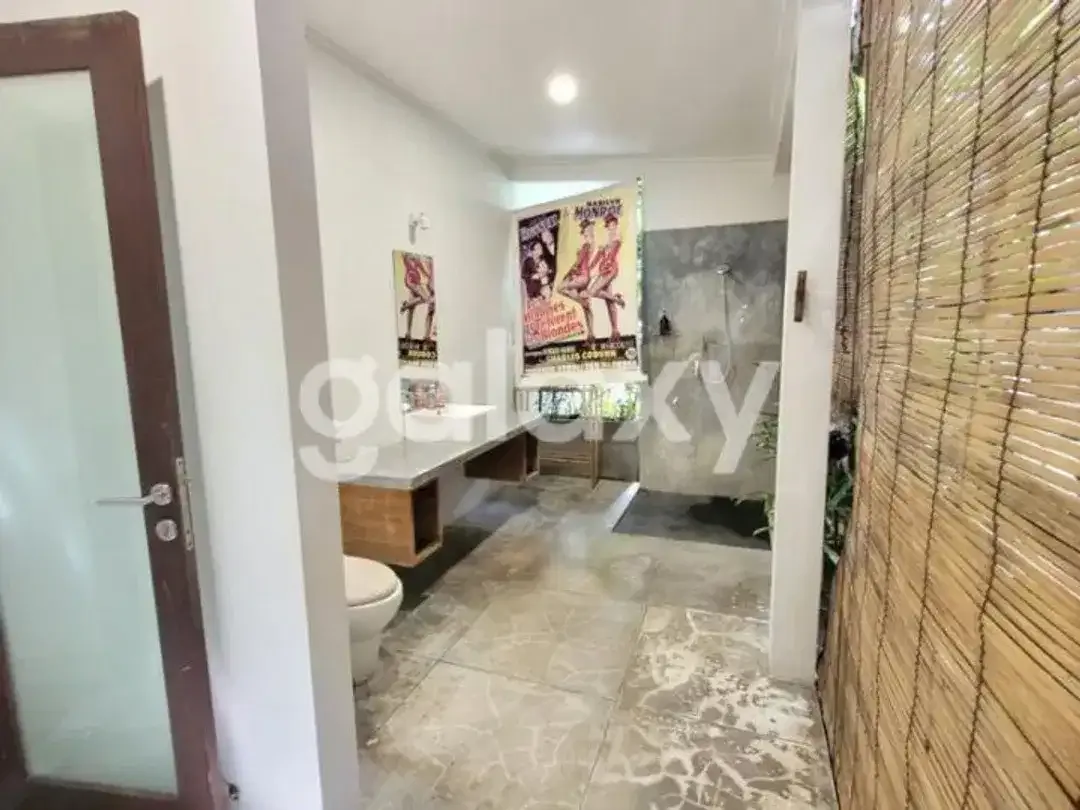 VILLA BAGUS 2 LANTAI DRUPADI SEMINYAK BADUNG, BALI - Image 9 of 10