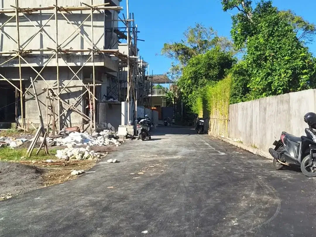 TANAH KAVLING PERUMAHAN JL. MANDIRI TAMAN GRIYA JIMBARAN BALI - Image 1 of 5