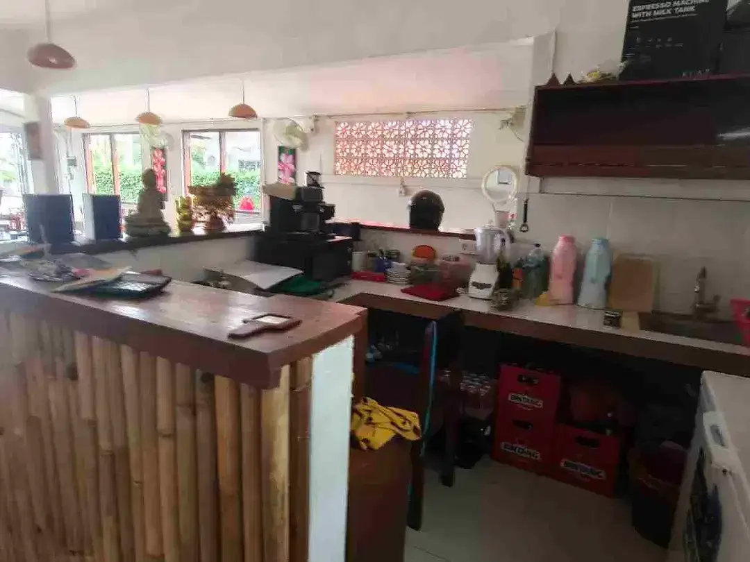 BUC over kontrak resto Masih operasi fully furnished strategis lingkungan villa bebas banjir - Image 4 of 10