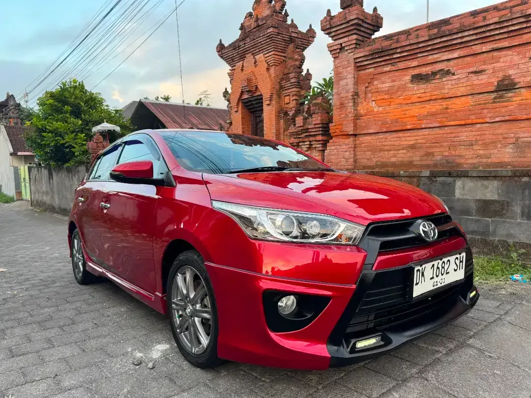Yaris TRDs matic asli bali tangan 1 orisinil total kredit DP 5jt - Image 1 of 10