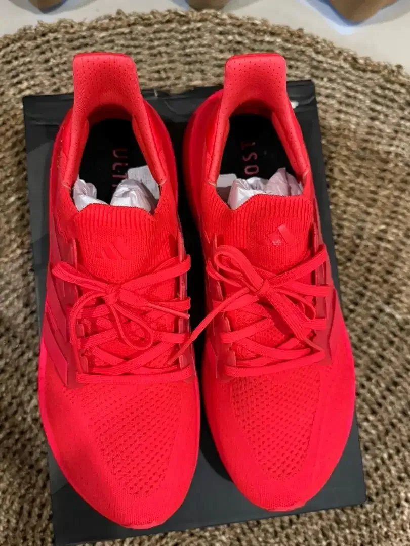 Adidas Red Ultraboost Size 44 Good Condition - Image 3 of 4