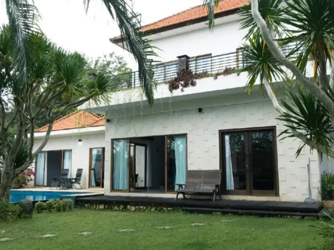 3 BR VILLA IN BENOA  NUSA DUA - Image 10 of 10