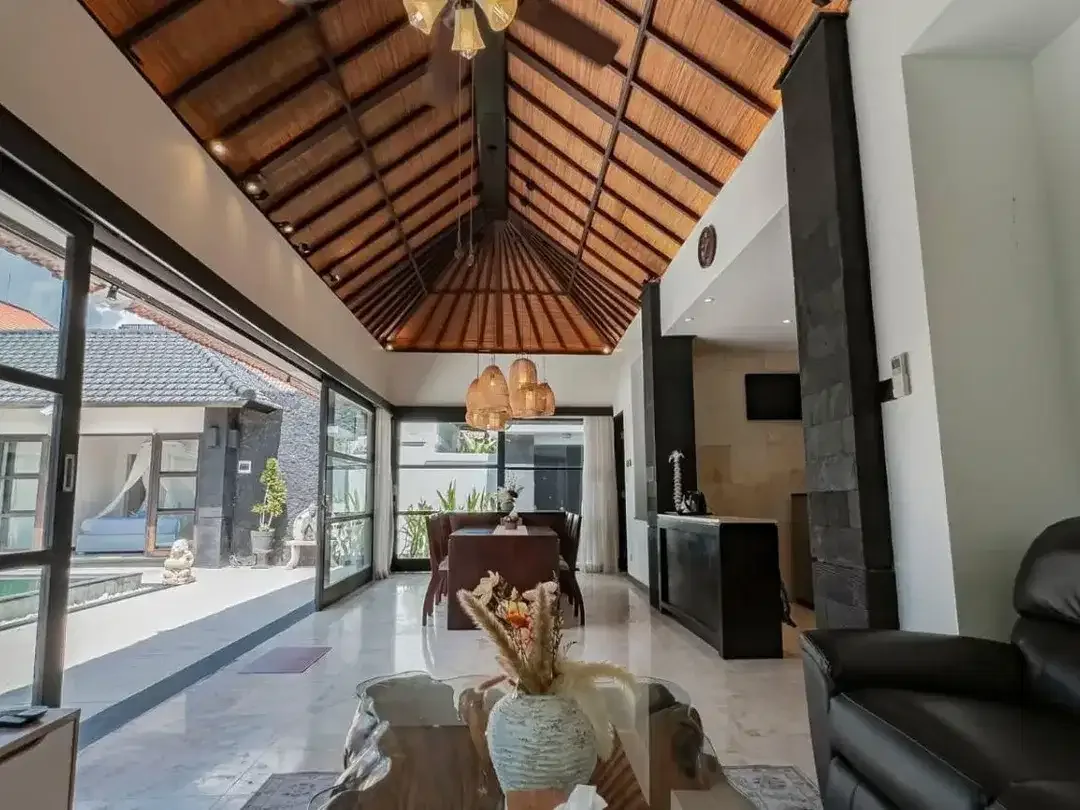 Premium 4-Bedroom Villa for Rent in Kerobokan Kelod – Peaceful Living Near Seminyak & Canggu - Image 5 of 10