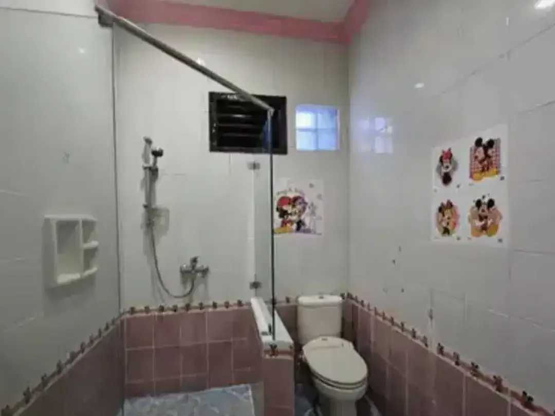DIJUAL RUMAH DAN RUKO GANDENG DIKAWASAN DENPASAR BALI - Image 4 of 9