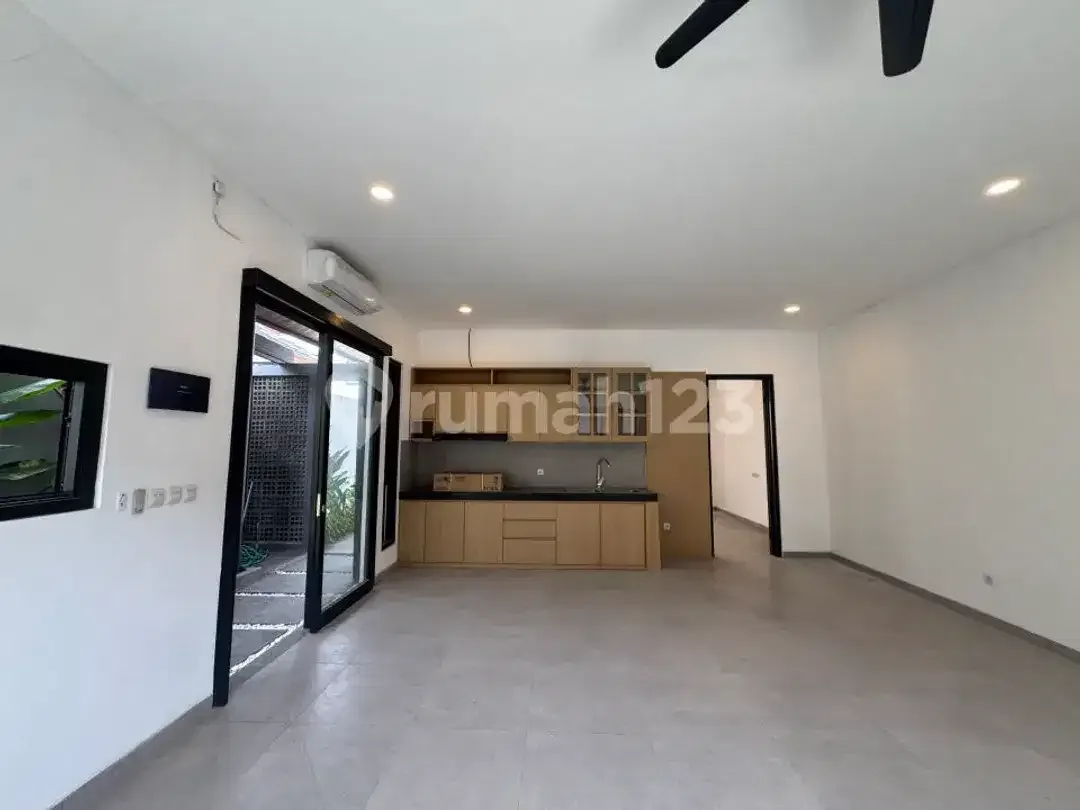 BRAND NEW VILLA IN QUIET AREA SANUR FOR LEASE & RENT - Image 2 of 10
