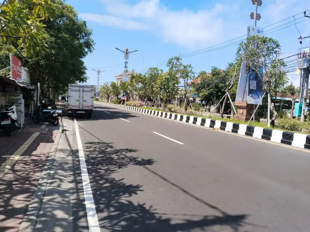 TANAH BERISI BANGUNAN KANTOR DI JL UTAMA NUSA DUA DEKAT PANTAI - Image 4 of 7