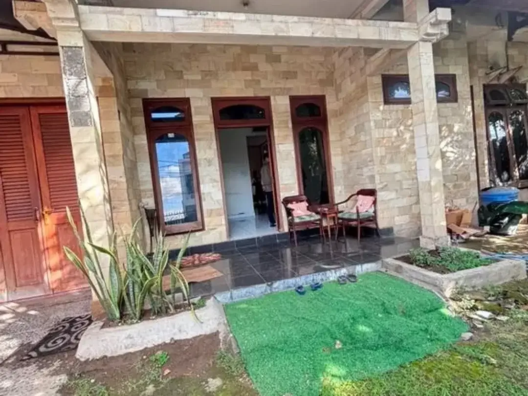 Rumah Siap Huni 6 Kamar Tidur Dijual di Pusat Kota Denpasar Selatan - Image 2 of 10
