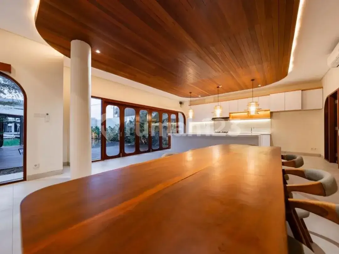 Commercial Villa For Sale & Long-Term Lease Zona Pariwisata - Image 7 of 10