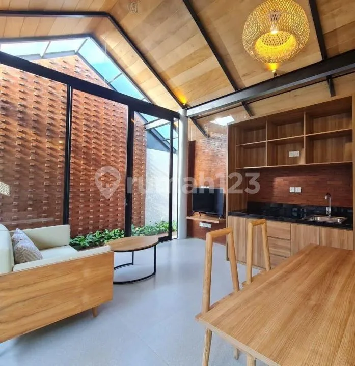 Villa Mewah 5 Star Strategis Full Fasilitas Dkt Pantai, Pererenan - Image 2 of 4