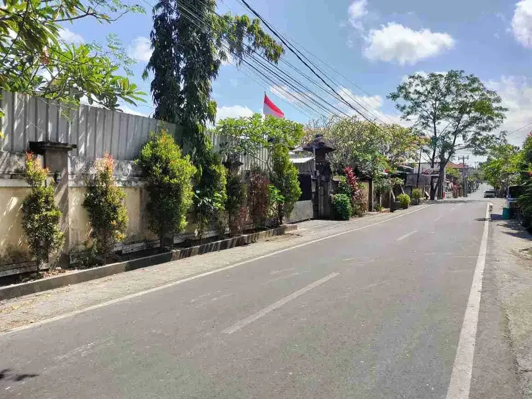 TANAH BULUH INDAH BONUS BANGUNAN RUMAH LANTAI I COCOK UNTUK KANTOR ATAU GUDANG KARNA BERADA DIKAWASAN ZONA PERDAGANGAN DAN JASA - Image 2 of 7