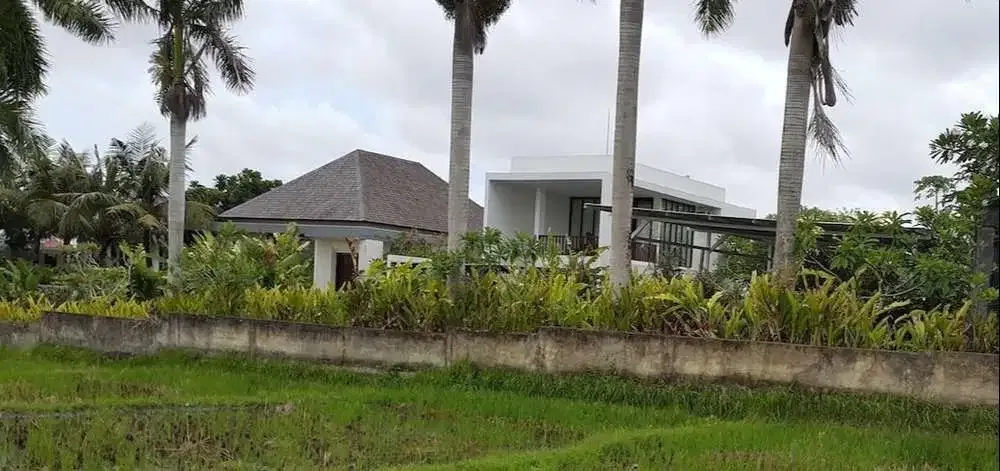 VILLA NEAR BEACH IN CANGGU DISCOVERY - Image 1 of 9