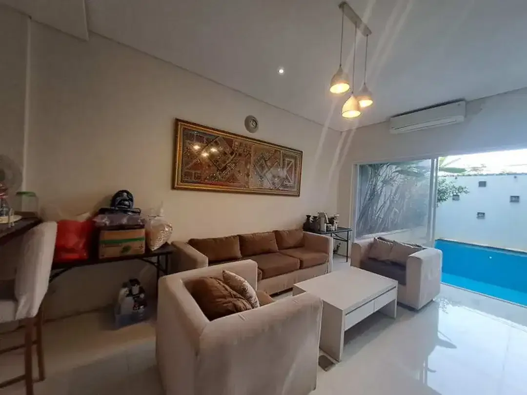 Contemporary Comfort and Prime Location - Image 9 of 10