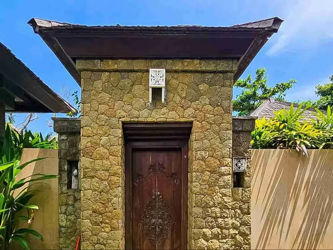 2 Storey VILLA FOR SALE in Uluwatu street, Ungasan Bali near Puri gading - Image 5 of 10