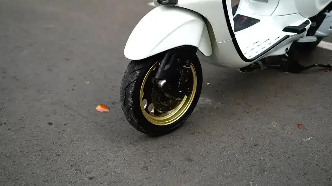 VESPA PRIMAVERA 150 3V 2015 PUTIH - TERMURAH - Image 5 of 7