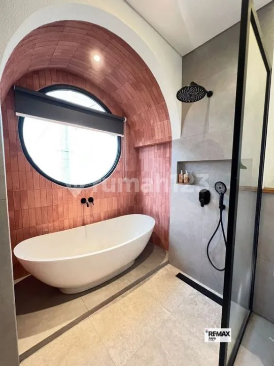 Modern Tropical 2 Bedroom Villa For Rent In Pererenan, Badung Area - Image 4 of 4