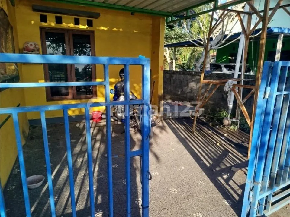 Rumah 2 Kamar + Kost 3 Kamar Full Penghuni di Angantaka - Image 4 of 4