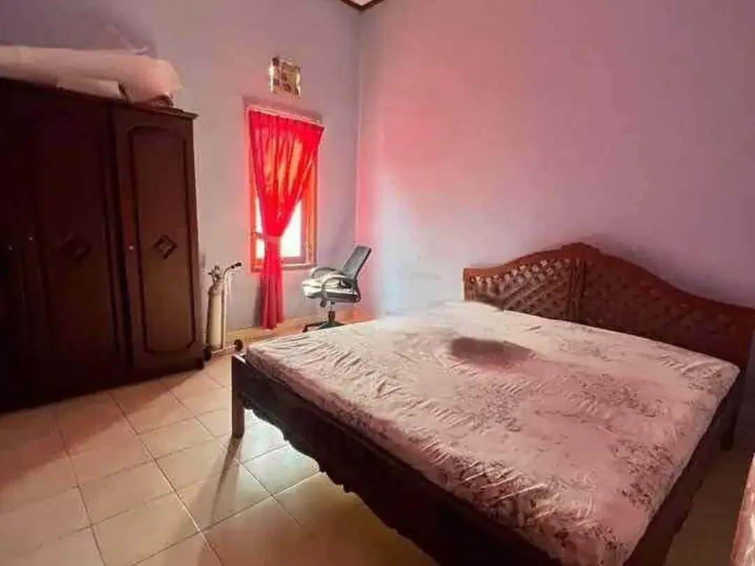 Dijual murah rumah 2 lantai  
Di jln gemitir kesiman kertalangu
Denpasar timur - Image 7 of 8