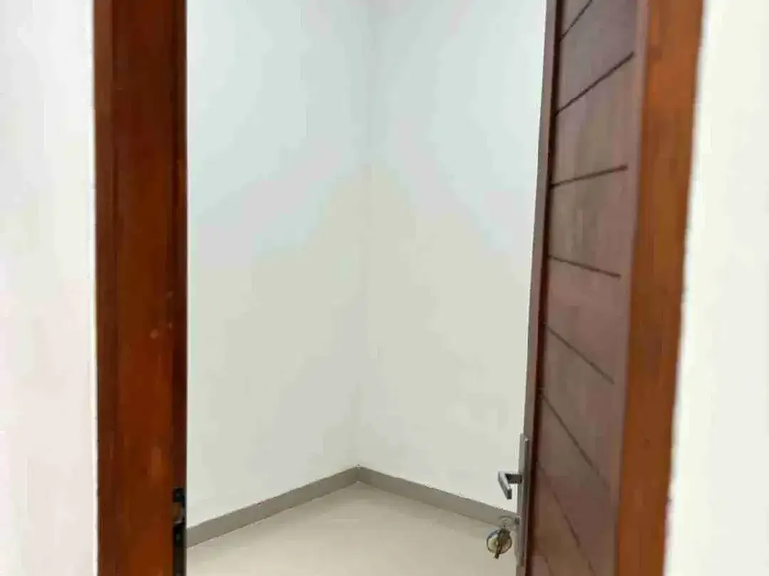 Disewakan Rumah 3KT di Lingkungan Elit Renon. Sewa minimal 2 tahun. - Image 6 of 9