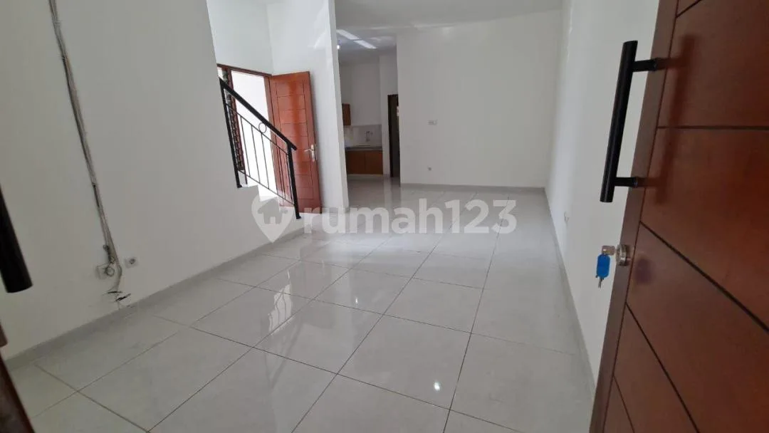 Rumah Minimalis 2 Lantai Hanya 5 Menik ke Lapangan Renon Bali - Image 2 of 4