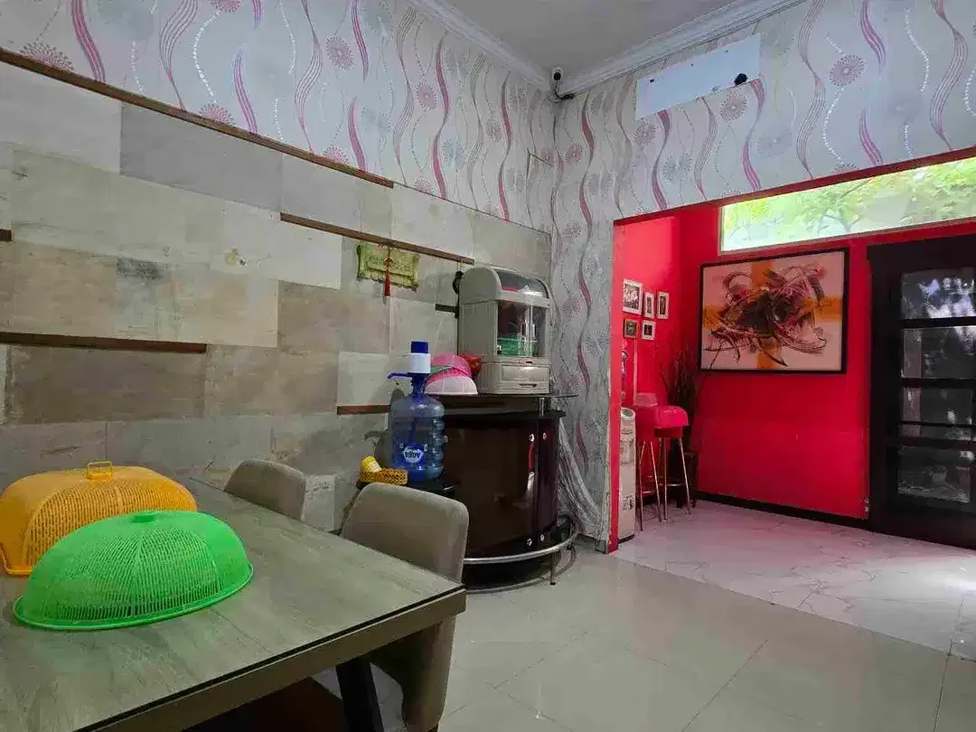 Rumah strategis bersih terawat bonus tanah 120 m2 muding kerobokan Bali - Image 5 of 10