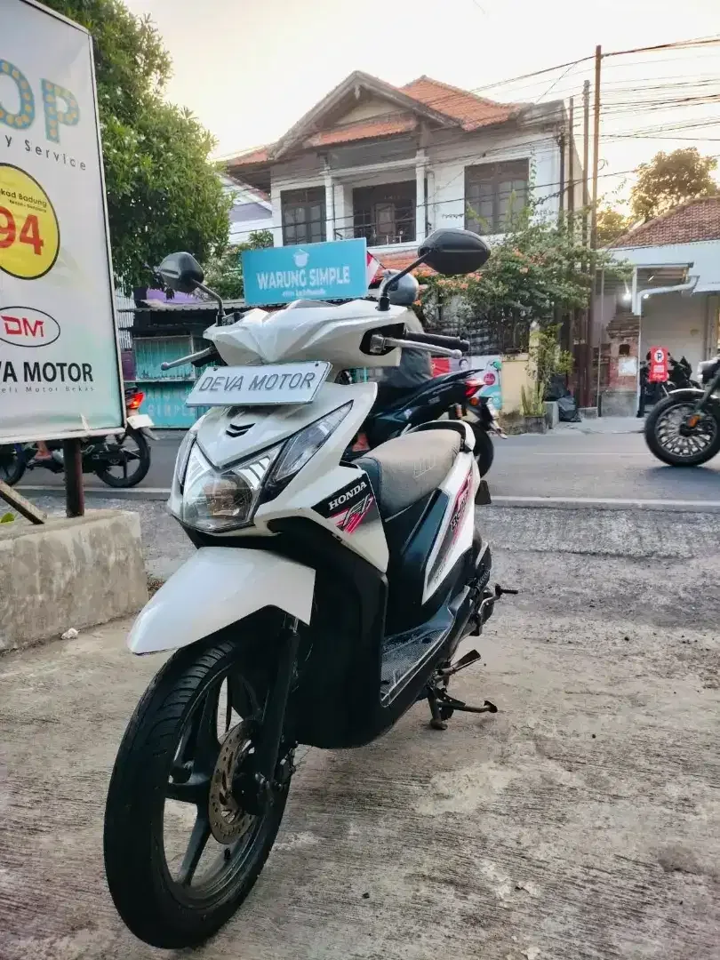 Beat injeksi 2013 putih Deva motor - Image 3 of 5