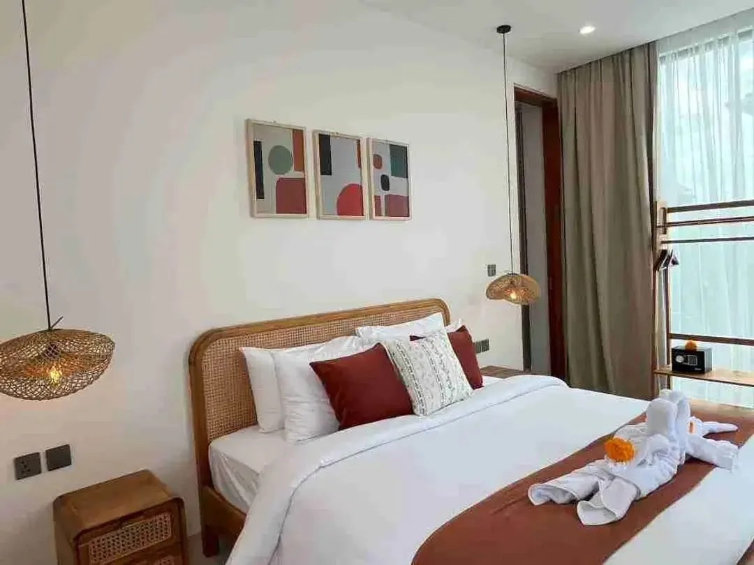 Modern minimalist 3 Bedroom Villa, Furnished, Strategic Location at Canggu Area, Near to the Beach - Image 6 of 10