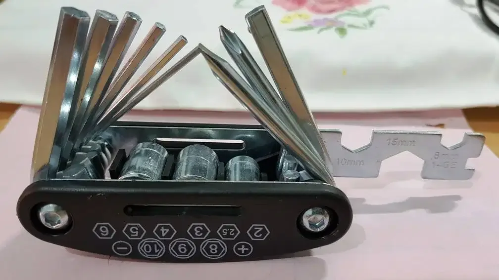 SWISS ARMY TOOL EMERGENCY ALAT DARURAT MINI REPAIR MULTIFUNGSI - Image 1 of 10