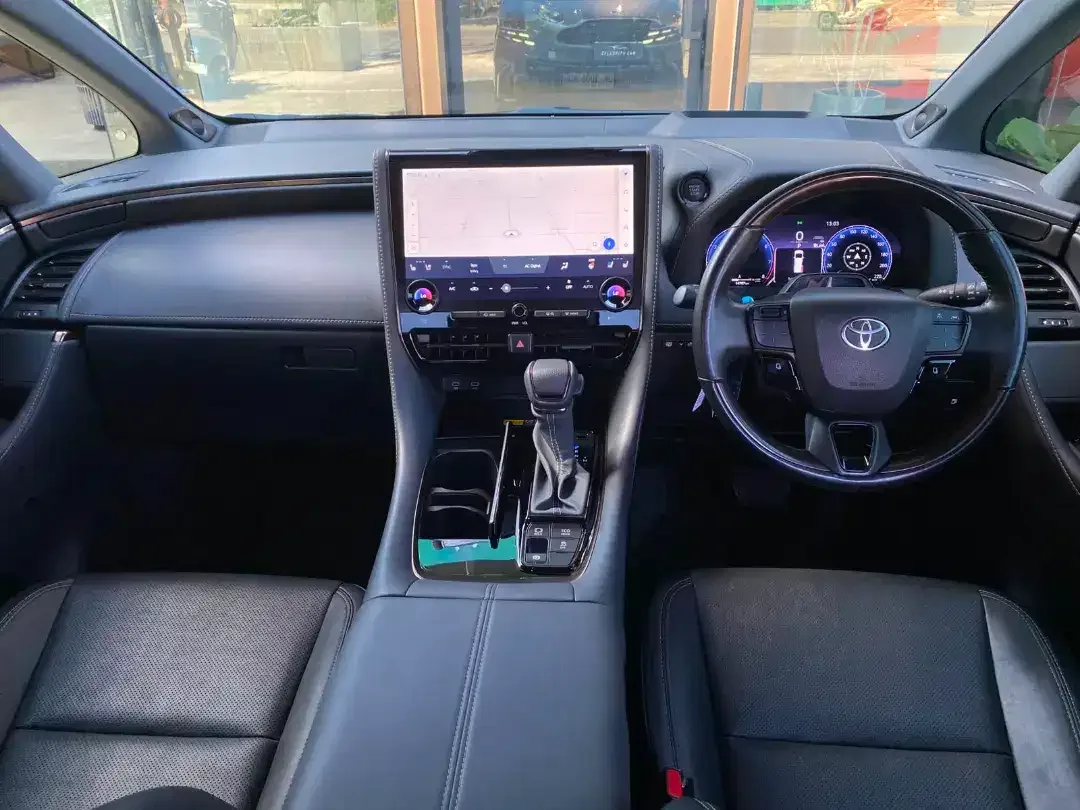 Toyota Alphard 2.5 G CVT 2024 - Hitam Metalik - Image 4 of 10