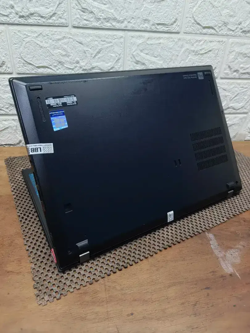 Lenovo Thinkpad X13 intel Core i5 Gen-10 (8/256gb) 13 Inch TOUCHSCREEN - Image 4 of 5
