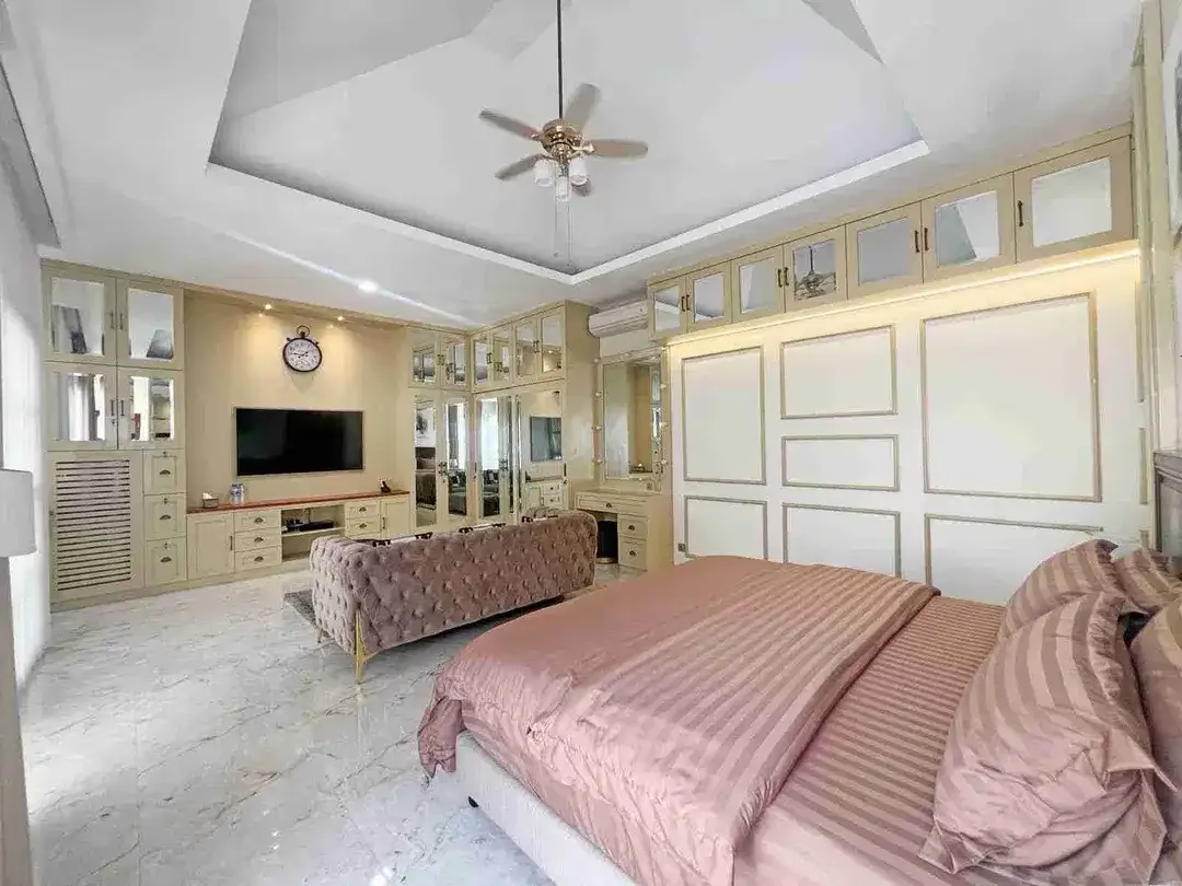 DIJUAL / FREEHOLD : Luxury Villas 6 Bed, Jl. Tegal Cupek, Bumbak, Umalas, Badung Bali - Image 9 of 10