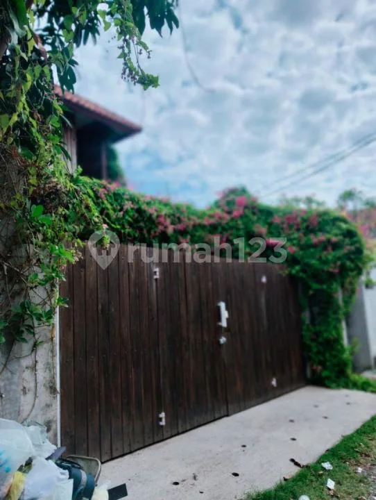 Rumah Sanur 2 Kamar Tidur Furnish Rumah Nyaman Taman Besar - Image 2 of 4