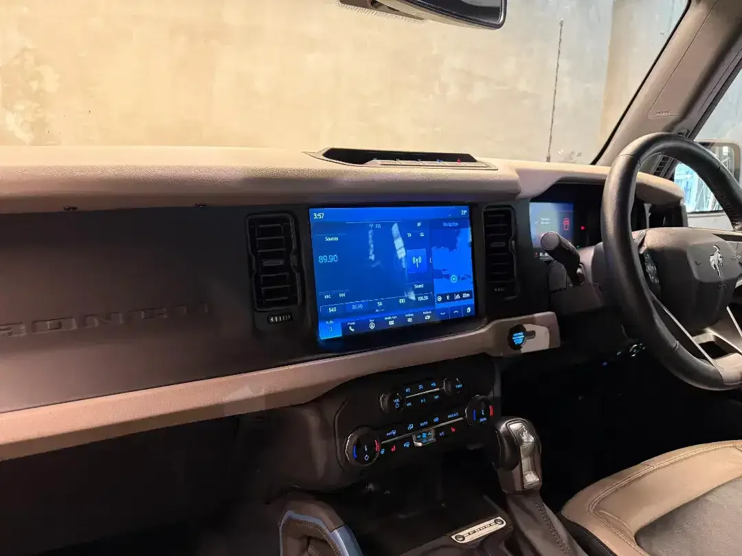 FORD BRONCO WILDTRAK 4-DOOR AT 2022 SHADOW BLACK - Image 7 of 10