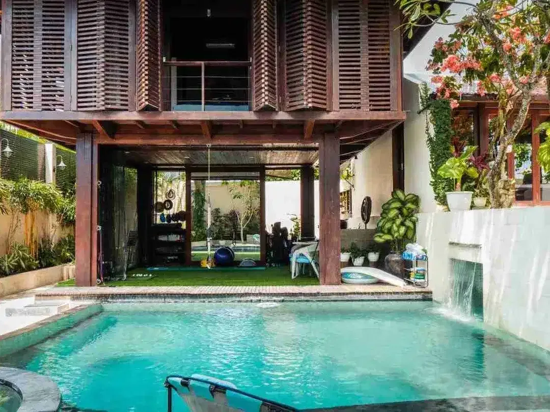 Luxury Villa Kerobokan dengan Taman Tropis dan Gym - Image 6 of 10