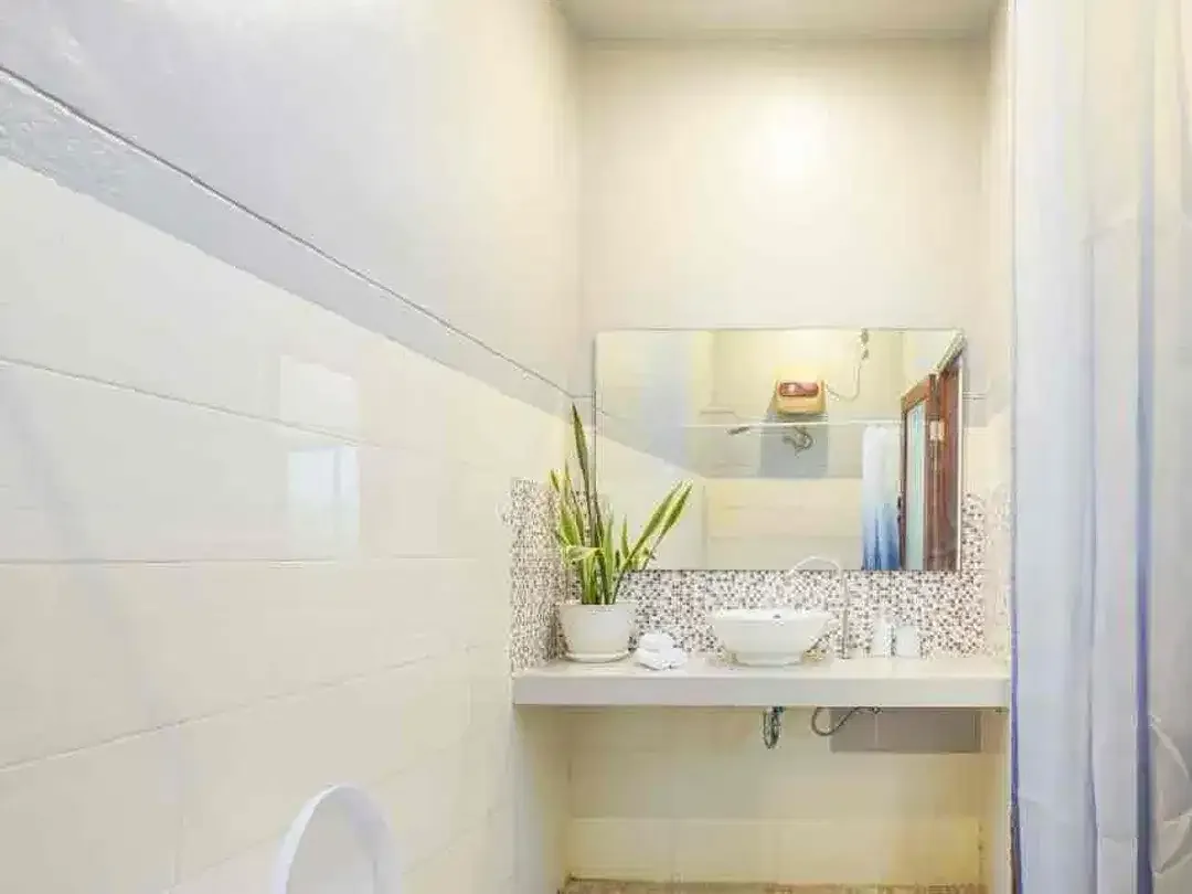 Villa Nyaman 3 Bedroom Seminyak Lokasi Strategis - Image 9 of 10